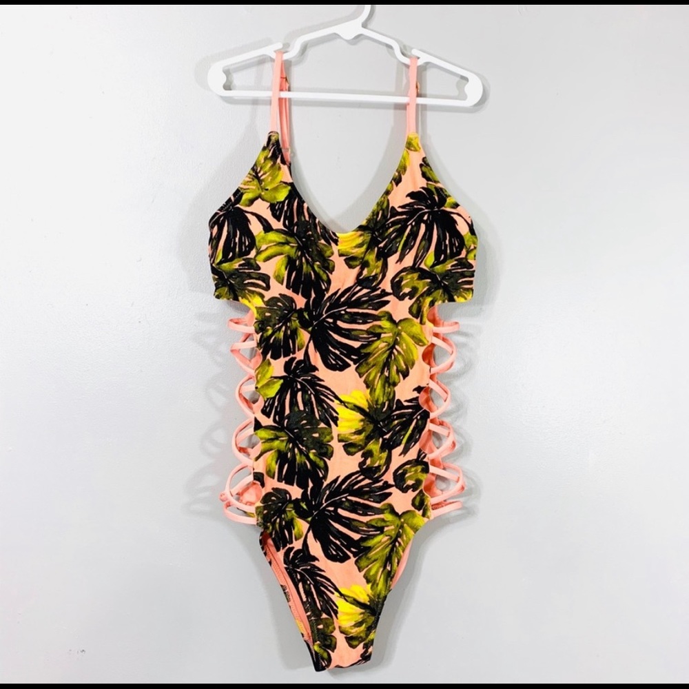 New Abercrombie & Fitch Lattice Side Swimsuit NWOT
